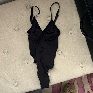 Skims Sculpting Thong Bodysuit - Black - Size S/M